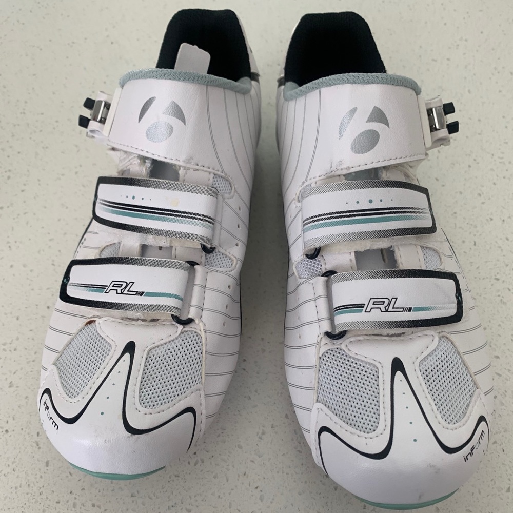 Women’s cycling shoes size 5.5